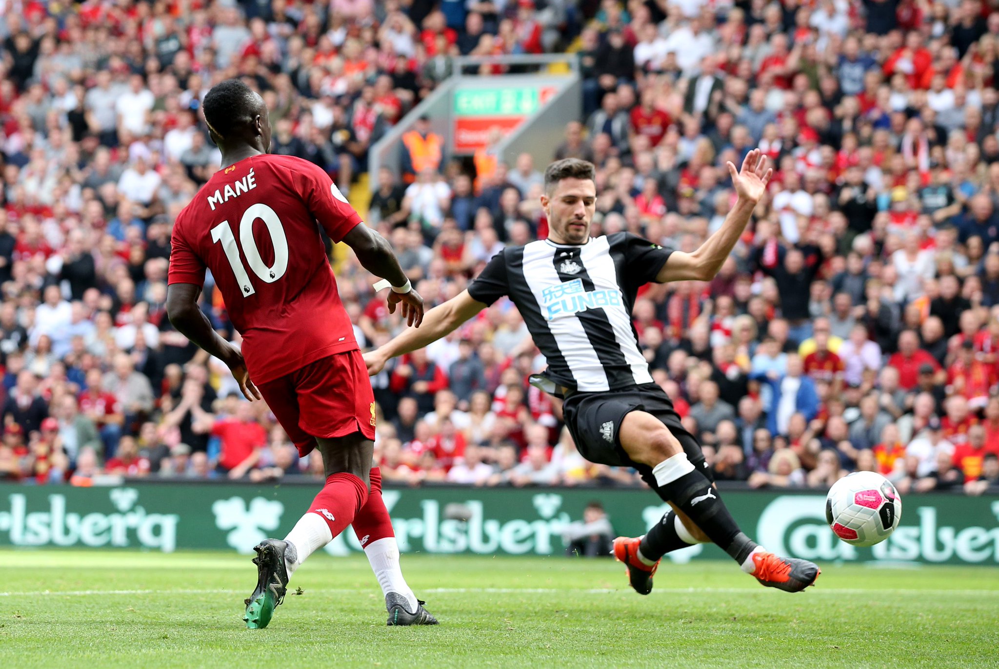 通过与队友 通过与队友